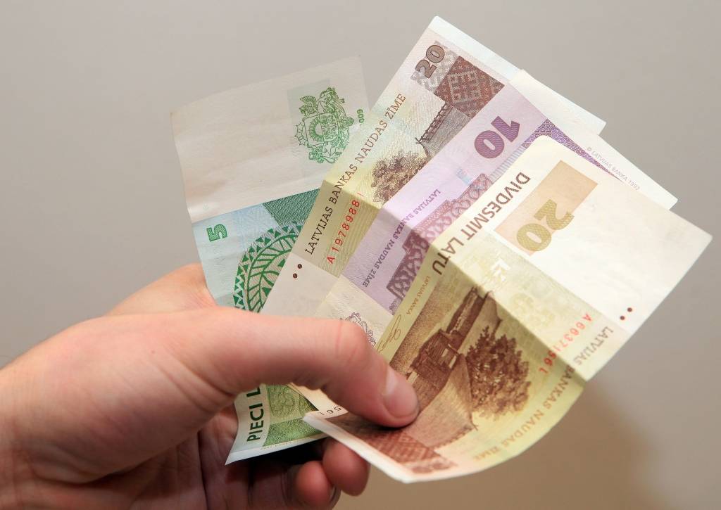 Baņķieri: uzņēmumiem izsniegto kredītu portfelī pozitīvs lūzuma punkts – nākamgad