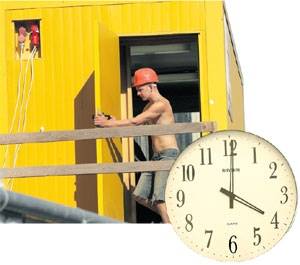 Valdība apstiprina izmaiņas Darba likumā; samazinās pieļaujamo virsstundu skaitu