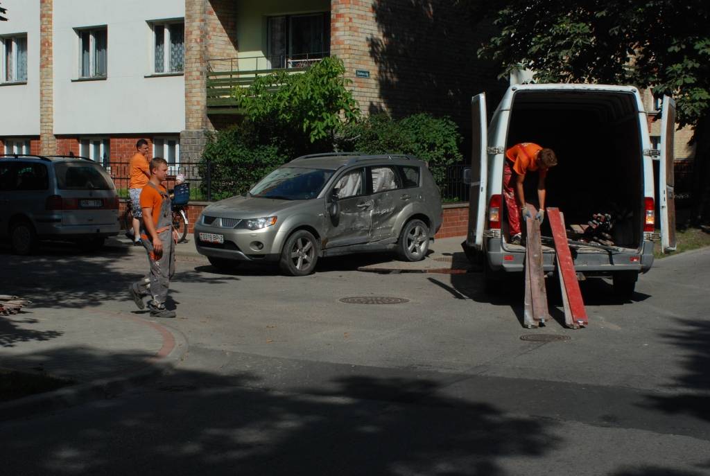 Liepājā neuzmanīgi brauc auto no Baltkrievijas
