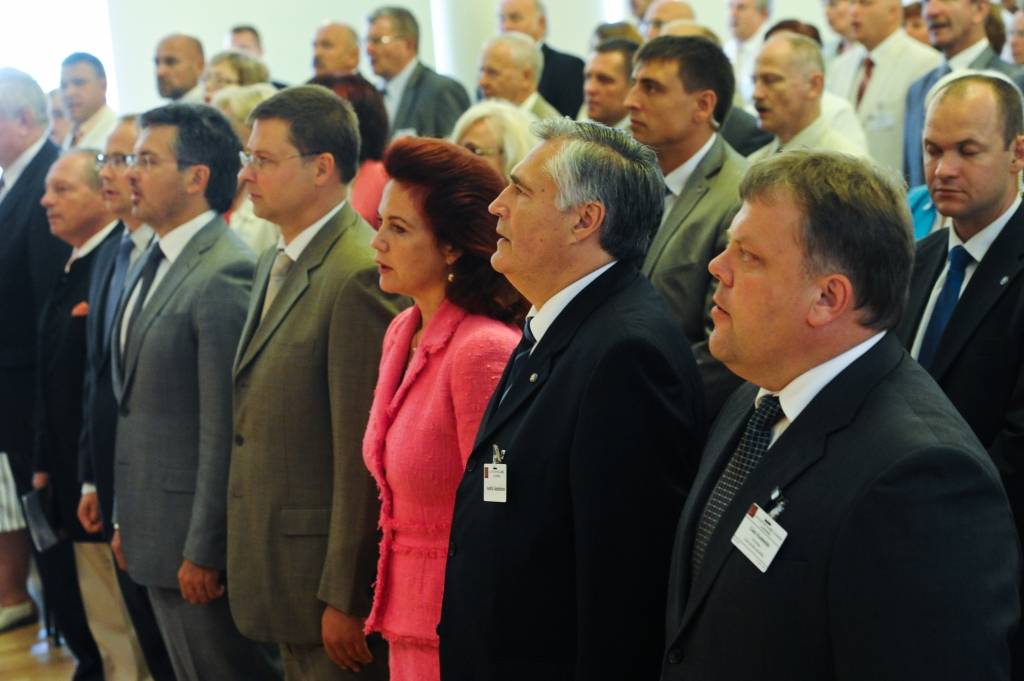 Ministri izlaužas līdz pašvaldību kongresa tribīnei