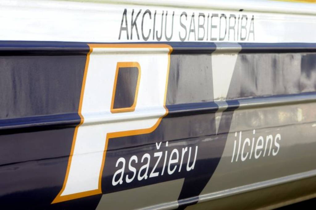 Pasažieru vilciens paraksta izlīgumu par e-talonu sistēmas ieviešanu