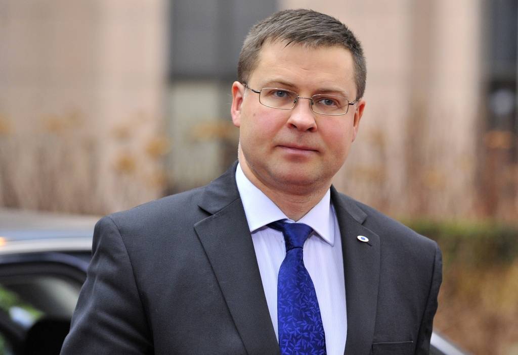 Dombrovski redz kā EK prezidenta kandidātu; iespējas ieņemt amatu nelielas