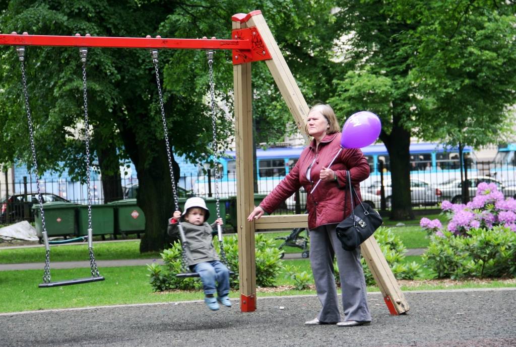 Valsts atbalsts auklēm samazinās ieņēmumus