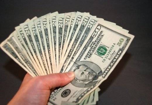 Liepājā sievietei mēģina izkrāpt 4000 dolāru