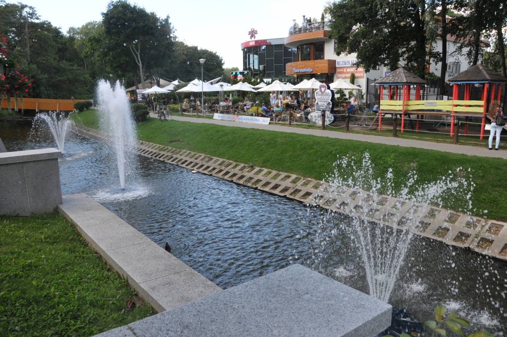 FOTO: Palangā tūrisma sezona vēl rit pilnā sparā