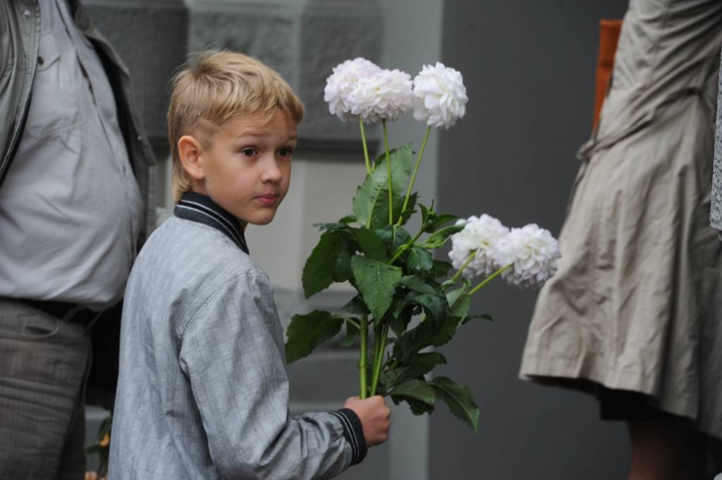 FOTO: Skolēni sāk jauno mācību gadu