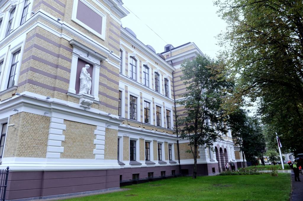 Ieguldot 4,3 miljonus, Rīdze jauno mācību gadu atsāk restaurētā ēkā