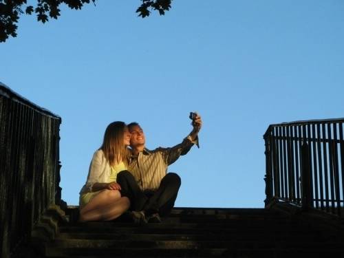 Mediķi: Rudenī sirds veselībai nepieciešami draugi, miers un svaigs gaiss