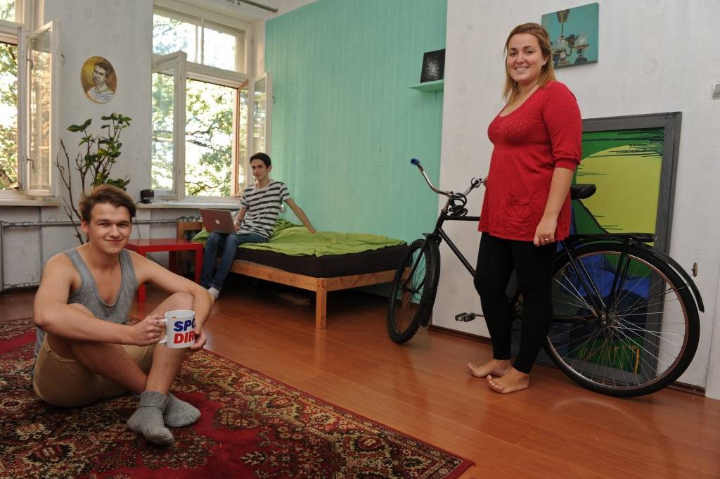 Jaunieši īres dzīvesvietu meklējumos bieži uzķeras uz krāpniekiem