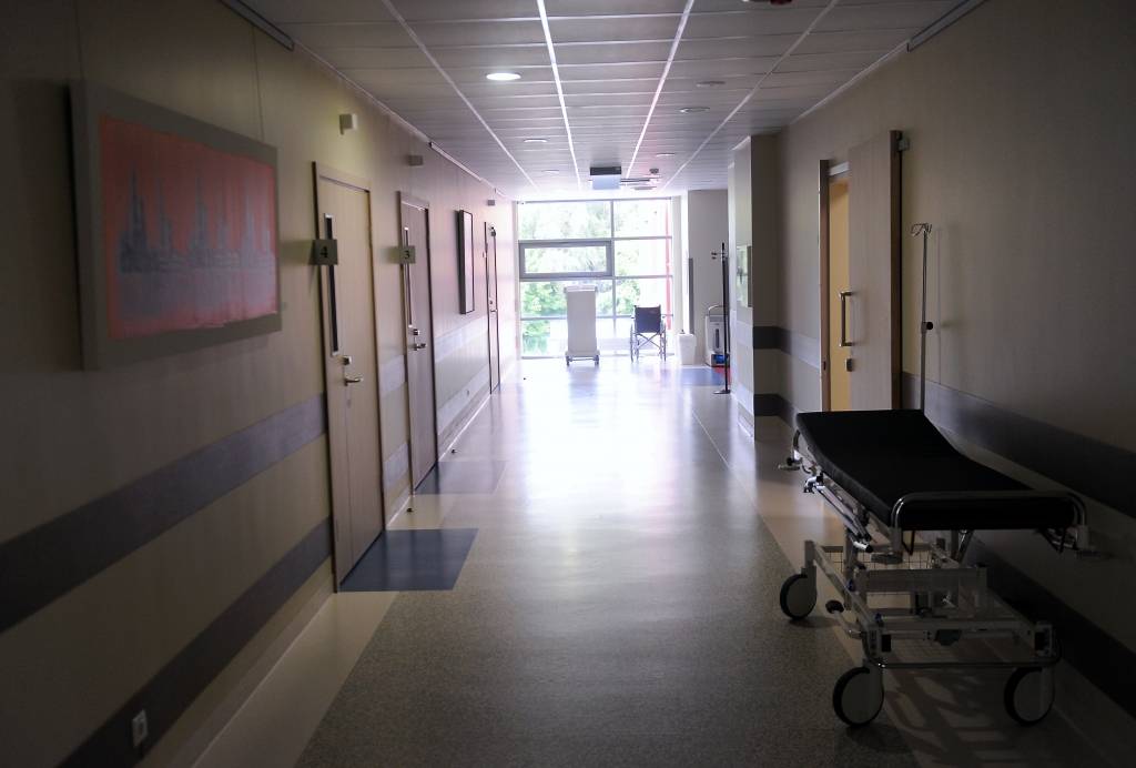 Slimnīcās personāla trūkumu un izmeklējumus kompensē ar antibiotikām