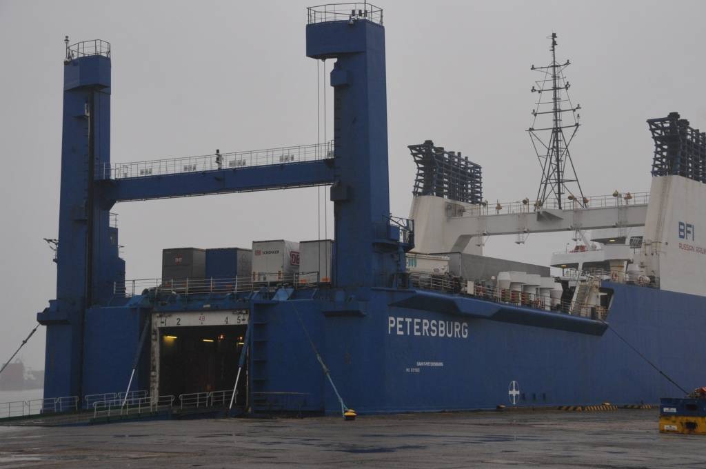 FOTO: Svinīgi atklāj jauno prāmja līniju Zasnica-Liepāja-Ustjluga