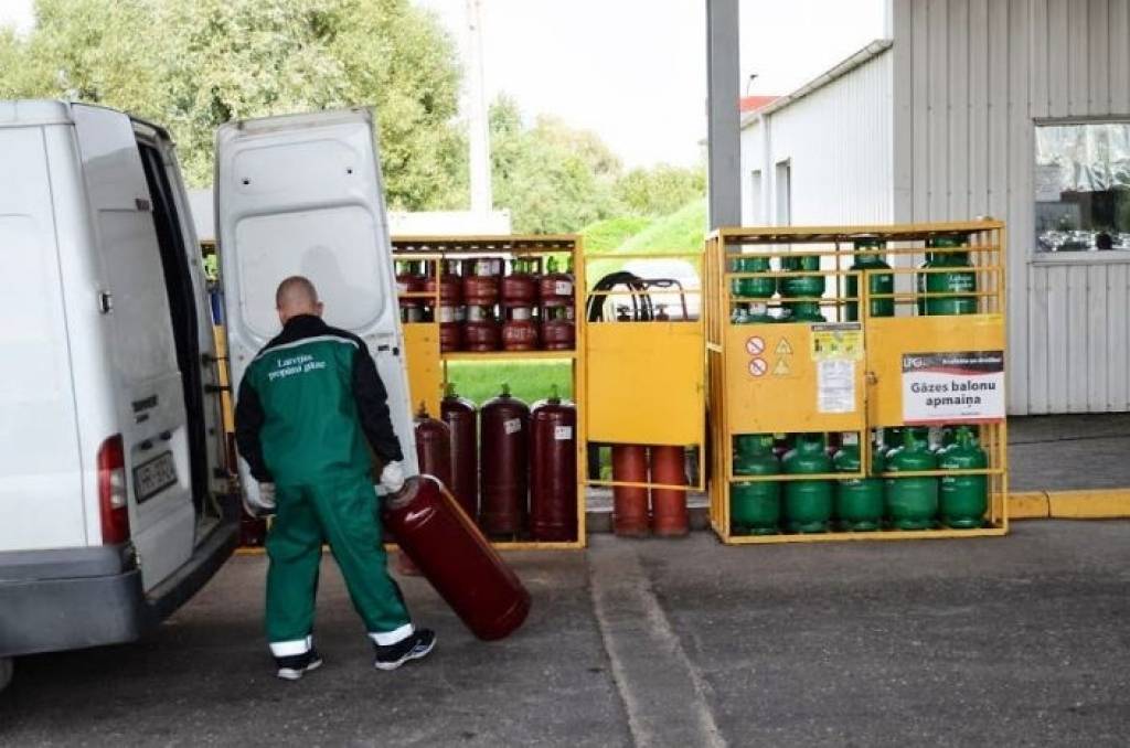 Bergs: Lielāka akcīze braucējiem reģionos būs ragaviņas uz mežu