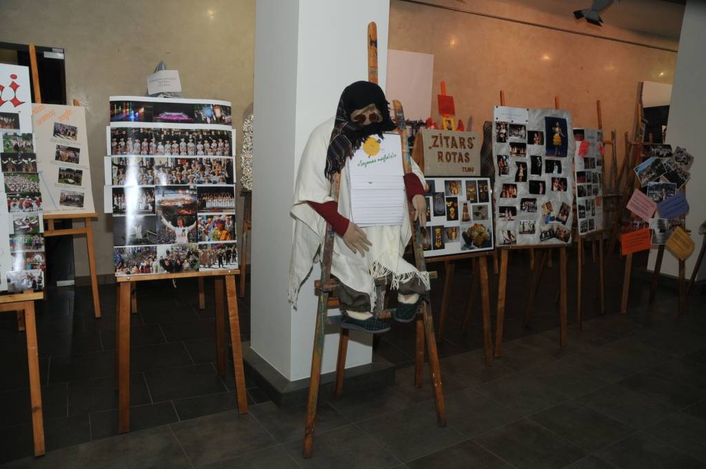 FOTO: "Mūsu kolektīva sezonas nagla"