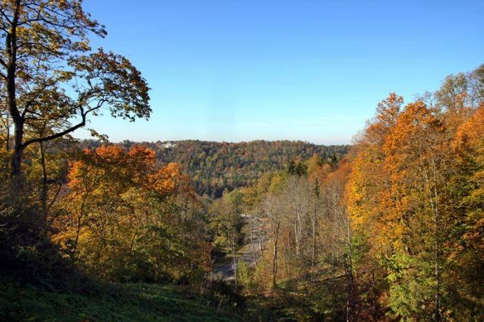 Brīvdienās līs mazāk, kļūs arī mazliet siltāks