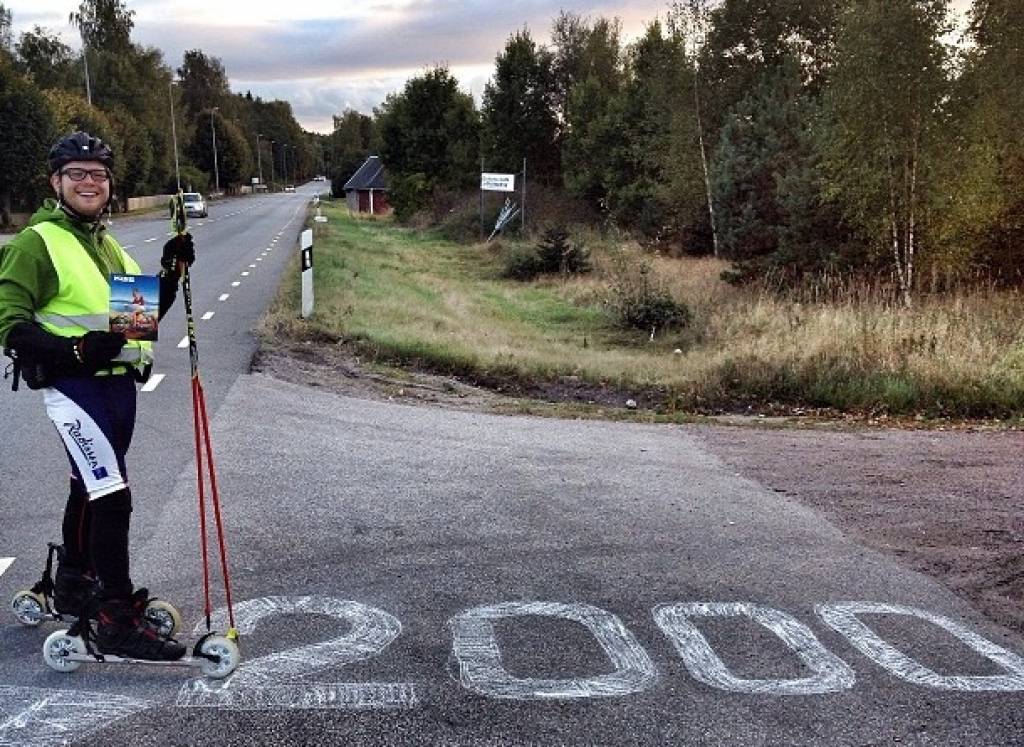 FOTO: Pēc Ginesa rekorda skrituļojošais latvietis pieveicis jau vairāk nekā 2000 km
