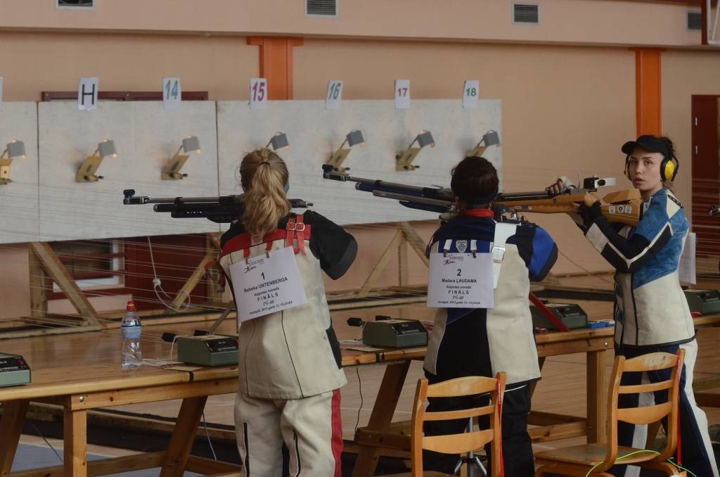 Arvīda Manfelda piemiņas sacensības ložu šaušanā