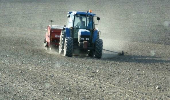 ES samazinās maksājumus lauksaimniekiem