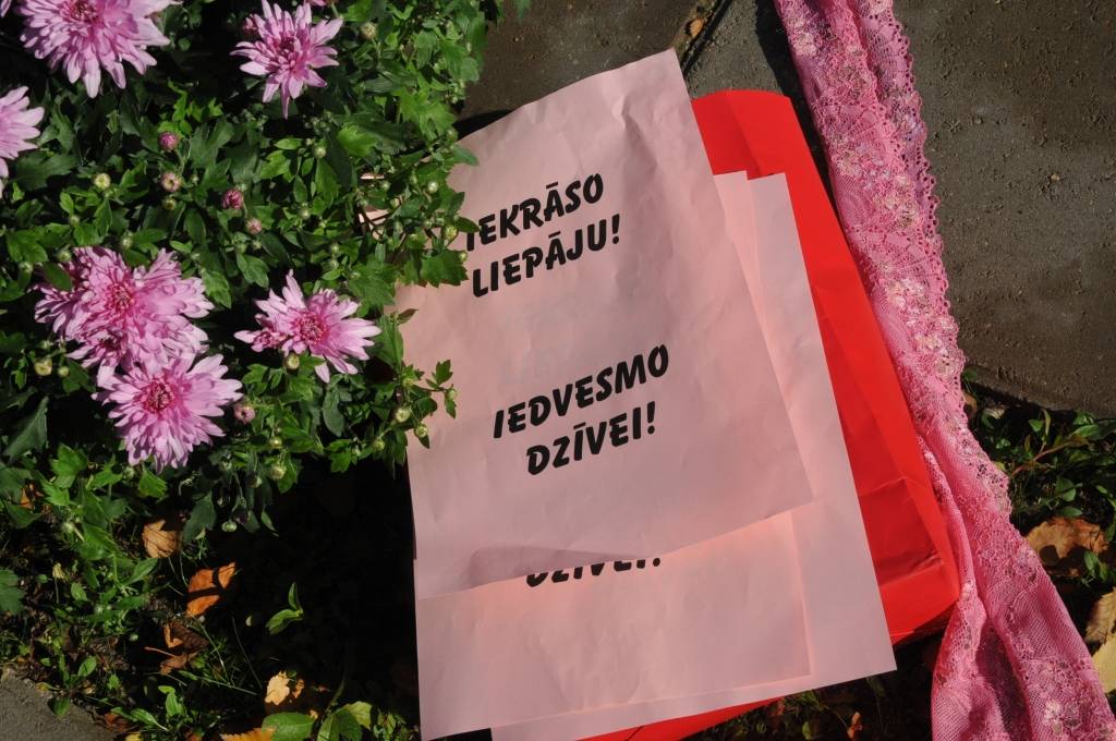 FOTO: Eiropas Krūts veselības dienas akcija Liepājā