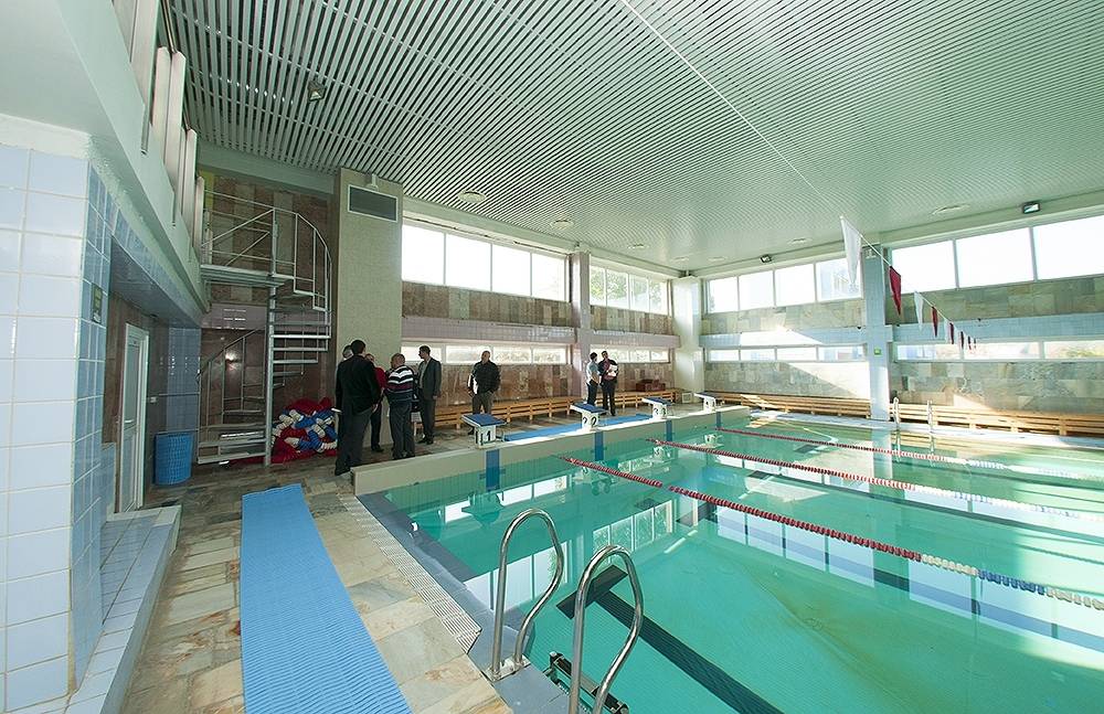Atļauj savienot amatus, piešķir nosaukumu sporta centram un veic grozījumus budžetā