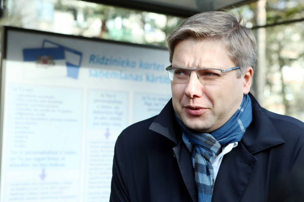 Ušakovs: Rīgas dome atradīs juridiskus ceļus, kā ieviest dažādu maksu sabiedriskajā transportā