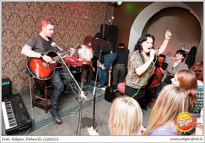 Inese Saulīte uzstāsies kokteiļbārā "Red Sun Buffet"