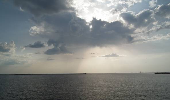 Dienas sākums būs lietains, vēlāk uzspīdēs saule