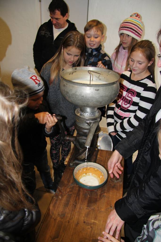 30 bērni no sociālā riska ģimenēm uzzina par Kurzemes pilīm