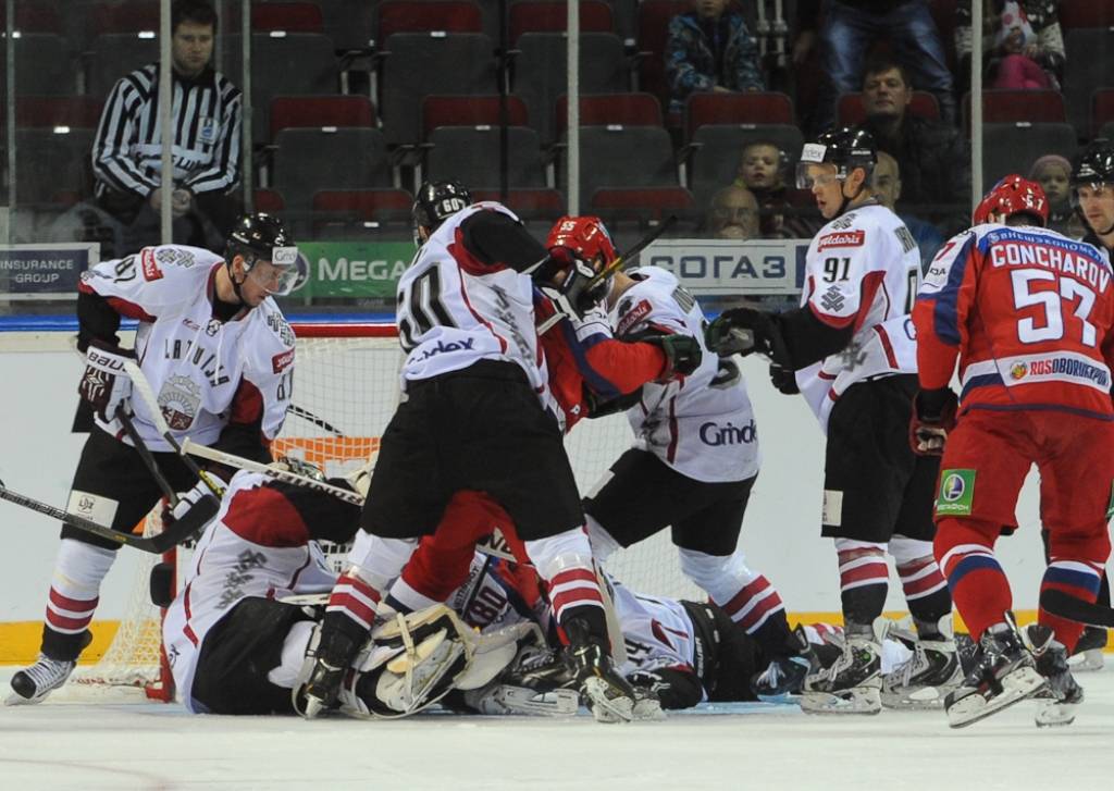 papildināts (22:03) - FOTO: Latvijas hokejisti  bullīšos  zaudē Krievijas otrajai izlasei