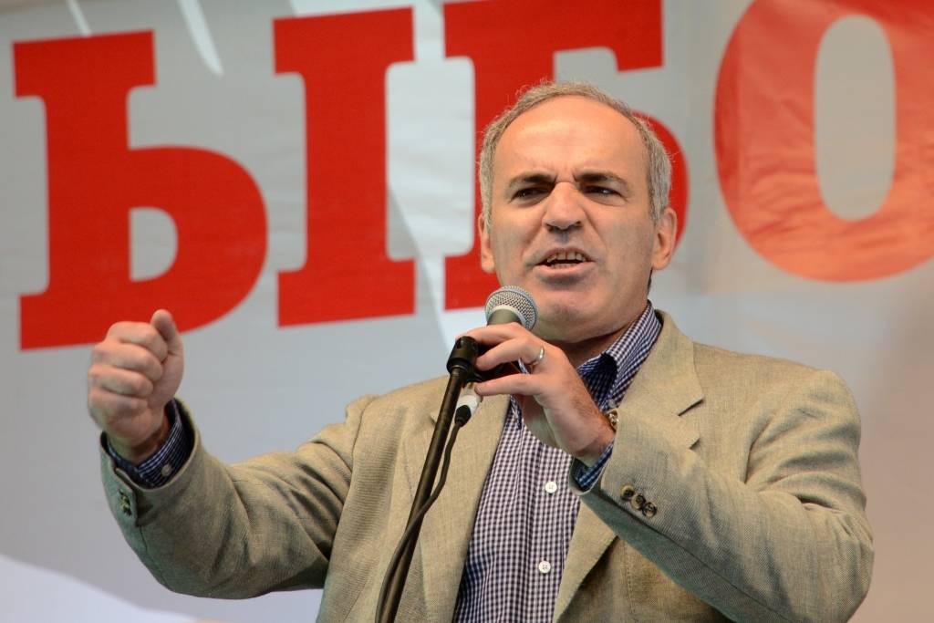 Vairākums deputātu neatbalsta pilsonības piešķiršanu Kasparovam