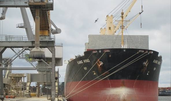 "Metalurga" nedienas Liepājas ostu ietekmē maz; osta gaida skaidrību