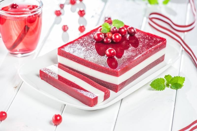 "Aikāgaršo" maltīte Latvijas Valsts svētku noskaņās