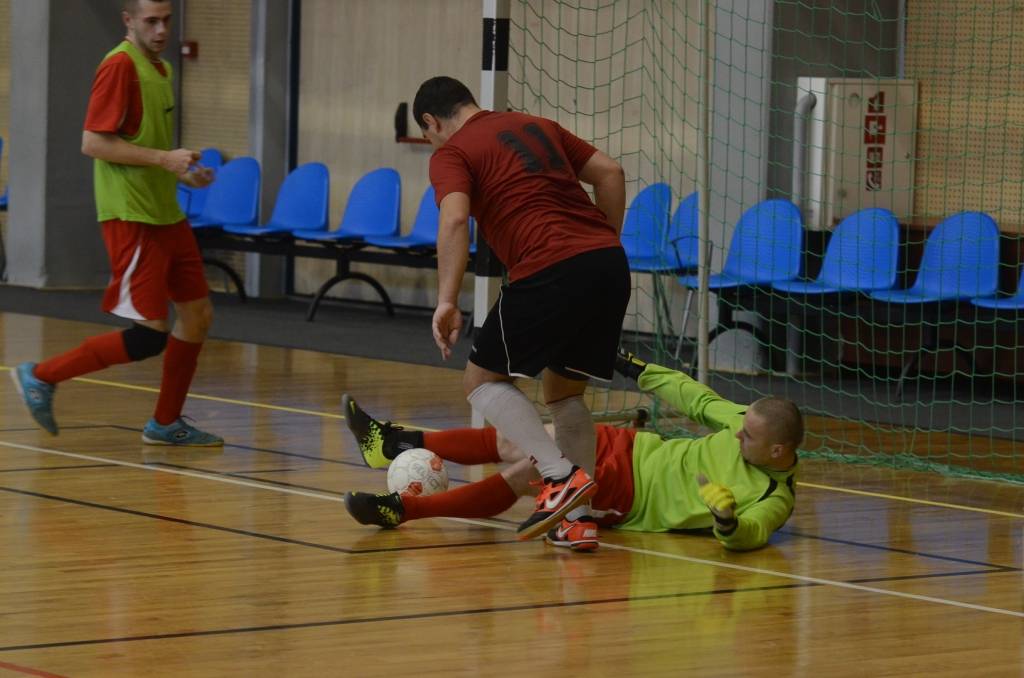 FOTO: Liepājas telpu futbola čempionāta 18. novembra spēļu rezultāti