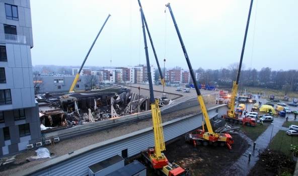 Sabrukušajā lielveikalā bojāgājušo skaits sasniedzis 51; Zolitūdes traģēdija lielākā Latvijā kopš neatkarības atjaunošanas
