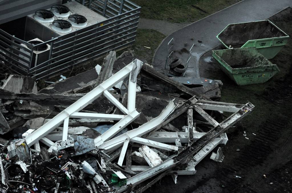 Būvniecības gaitā mainīta Zolitūdes Maxima jumta konstrukcija - viengabala siju vietā izvēlētas divdaļīgas