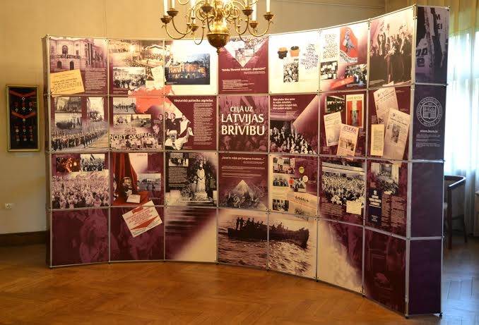 Liepājas Universitātē skatāma ceļojošā izstāde "Ceļā uz Latvijas brīvību"