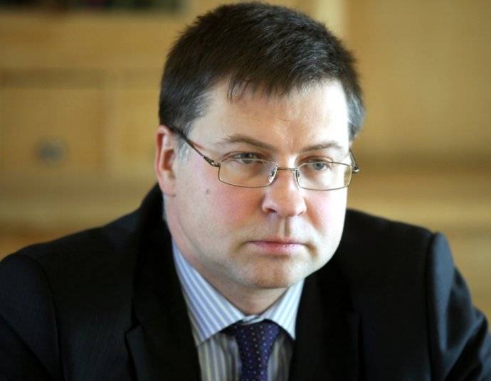Dombrovskis paziņo par atkāpšanos no amata