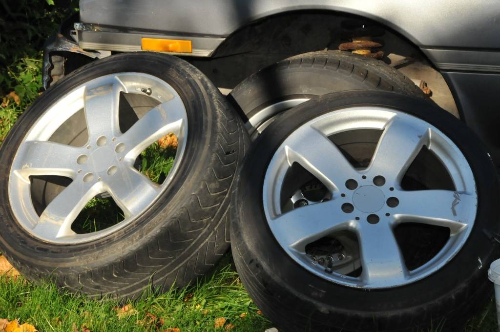  Ceļu satiksmes drošības direkcija atgādina, ka no 1.decembra automašīnām obligāti jābūt ziemas riepām