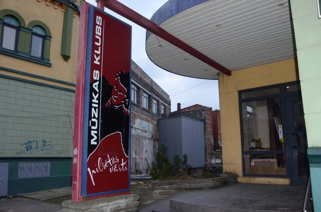 Mūzikas klubs "Pilsētas vārti" ver vaļā arī pirmo stāvu
