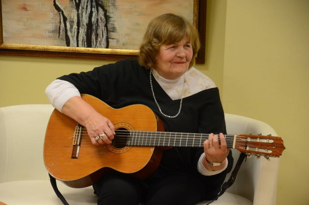 VIDEO: Austra Pumpure savā jubilejā dzied dziesmu "Akāciju palags"