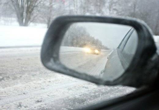 Apgrūtināti braukšanas apstākļi reģionos ap Rīgu un Kurzemē