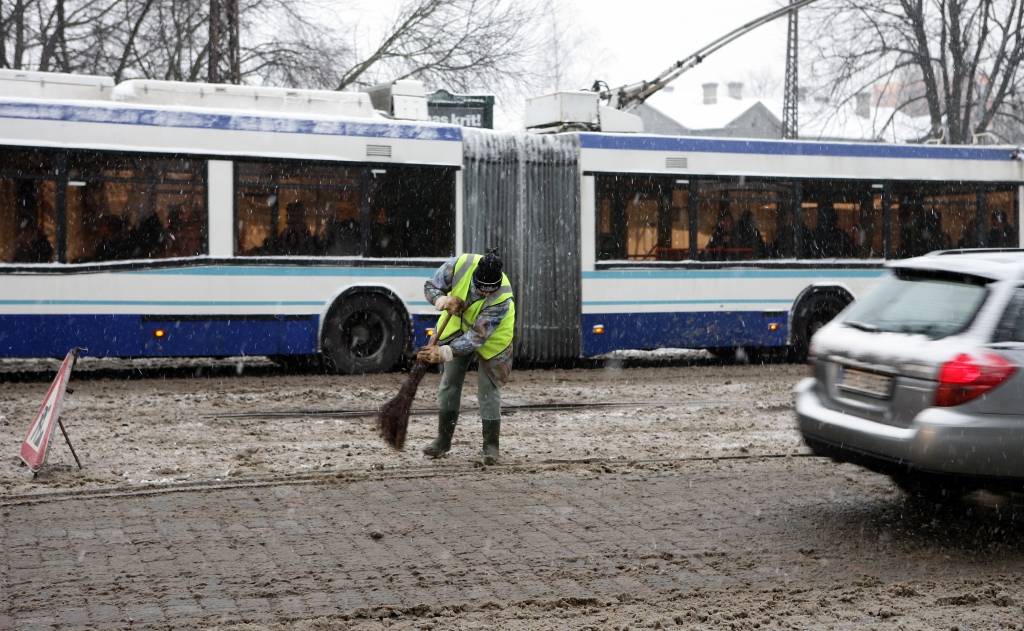 Rīgas reģionā piektdien 115 avārijas