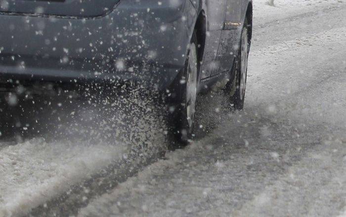 Sliktākie braukšanas apstākļi šorīt pa ceļiem Kurzemē un Zemgalē