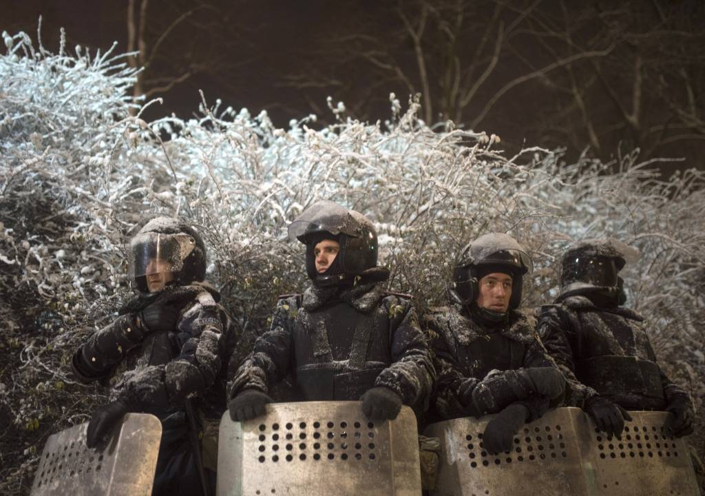 Milicija Kijevas centrā naktī novākusi protestētāju barikādes 