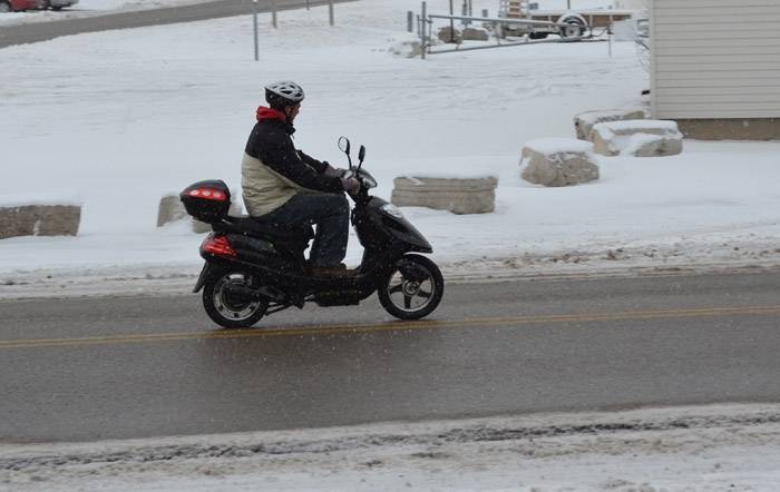 Mopēdu vadītājiem būs jākārto vadīšanas eksāmens