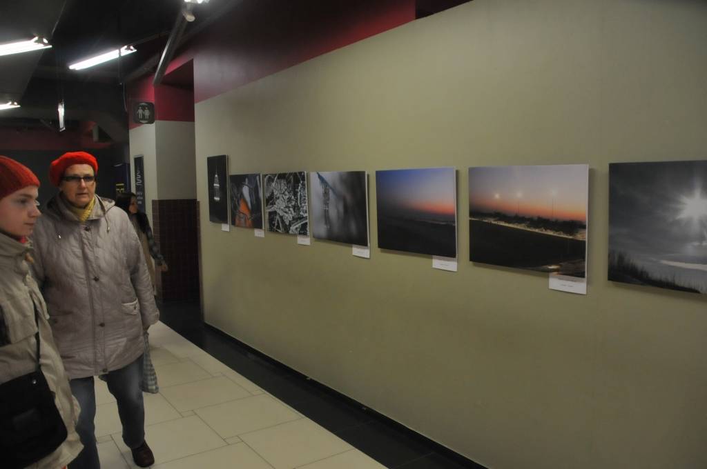 FOTO: Studentu foto gleznu izstāde "Ziema"