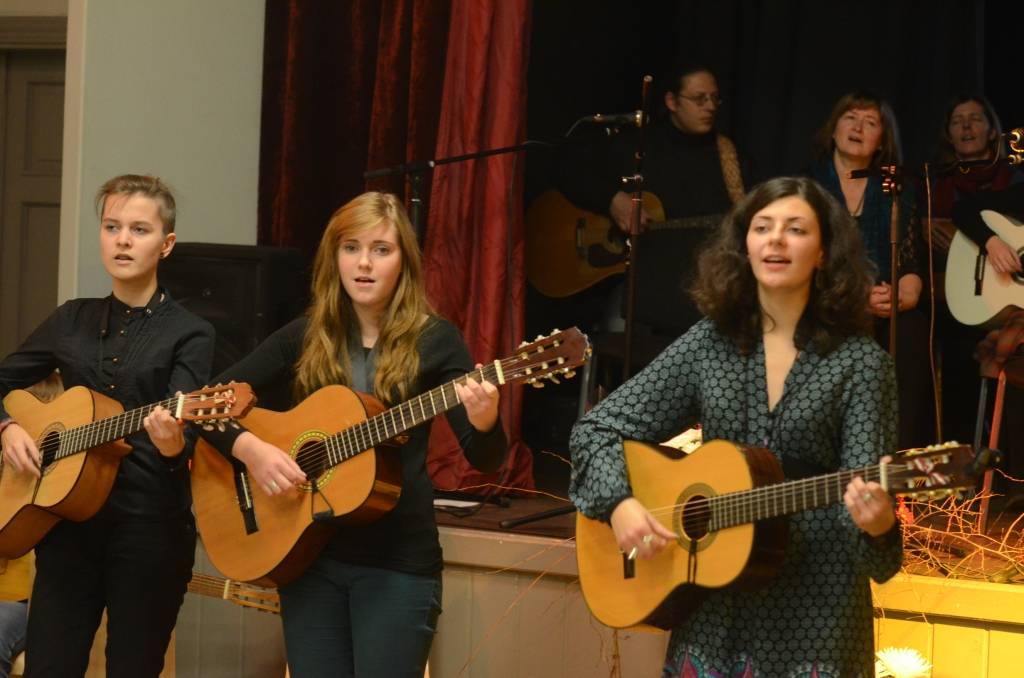 VIDEO: Inese Sērdiene ar saviem audzēkņiem Austras Pumpures jubilejas koncertā