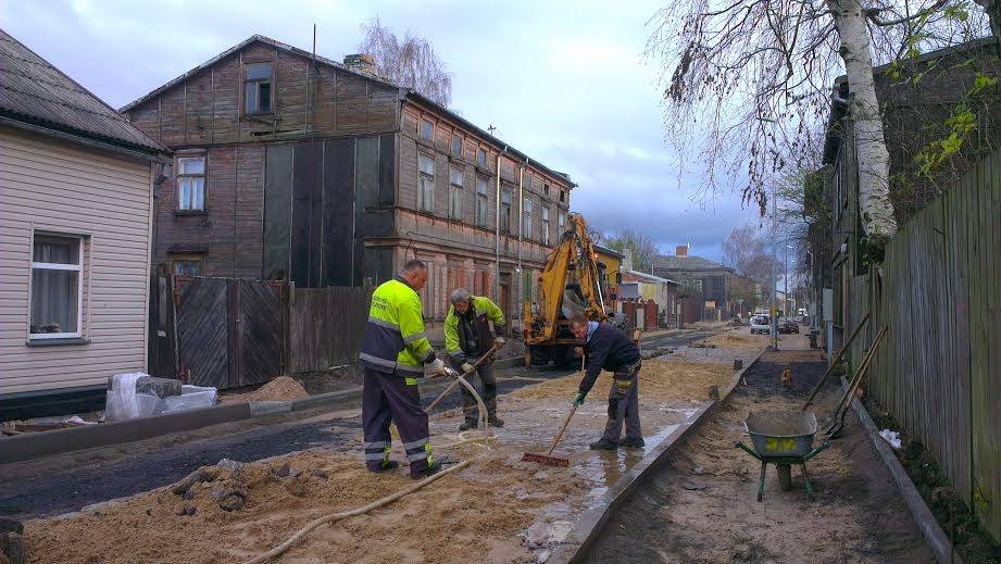 Pieņem ekspluatācijā renovētos Mālu un Dārza ielas posmus
