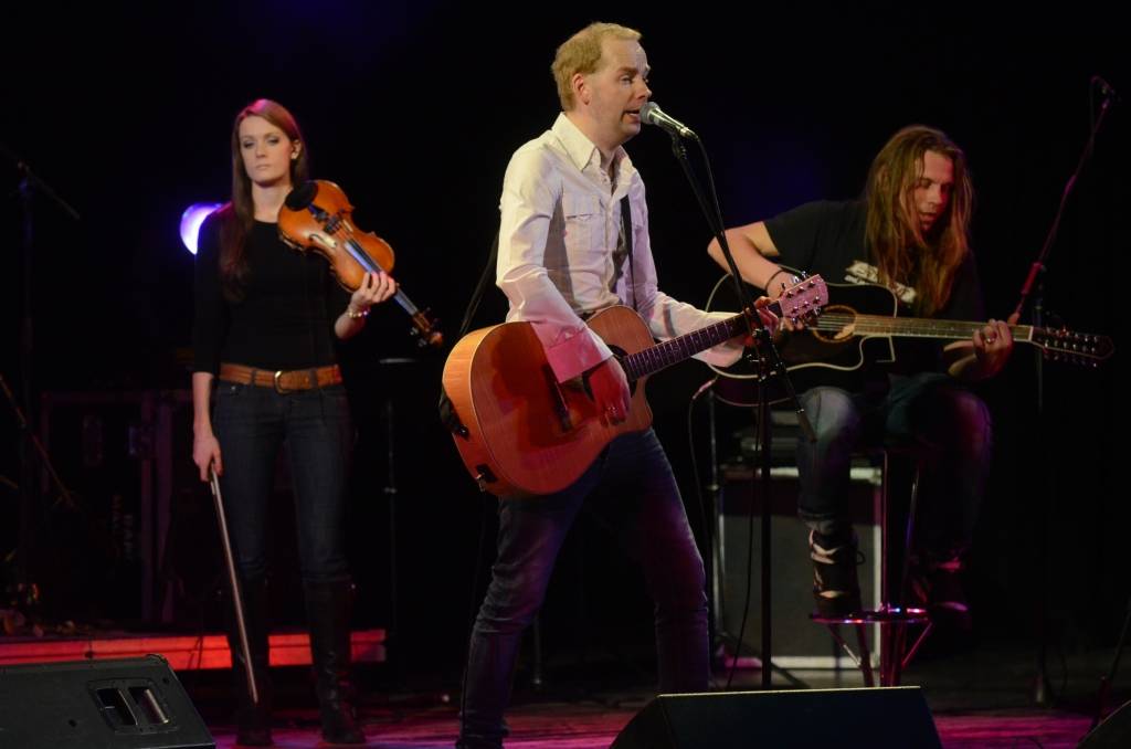 VIDEO: Fēlikss Ķiģelis ar dziesmu "Amors - Superstārs" savā lielkoncertā Liepājā