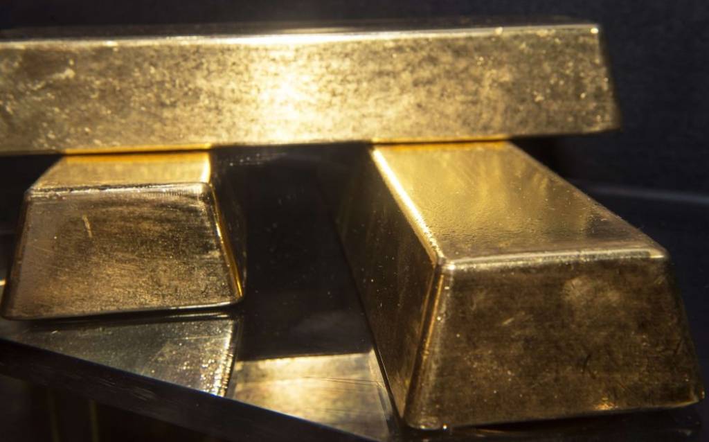 Zelts nogāžas zem 1200 dolāriem