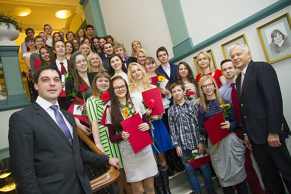 FOTO: Sumina čaklākos Liepājas skolēnus